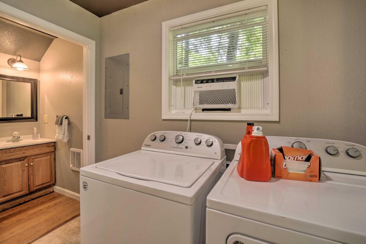 Cozy Whittier Cabin And Yard And Hot Tub, Pets Welcome 外观 照片