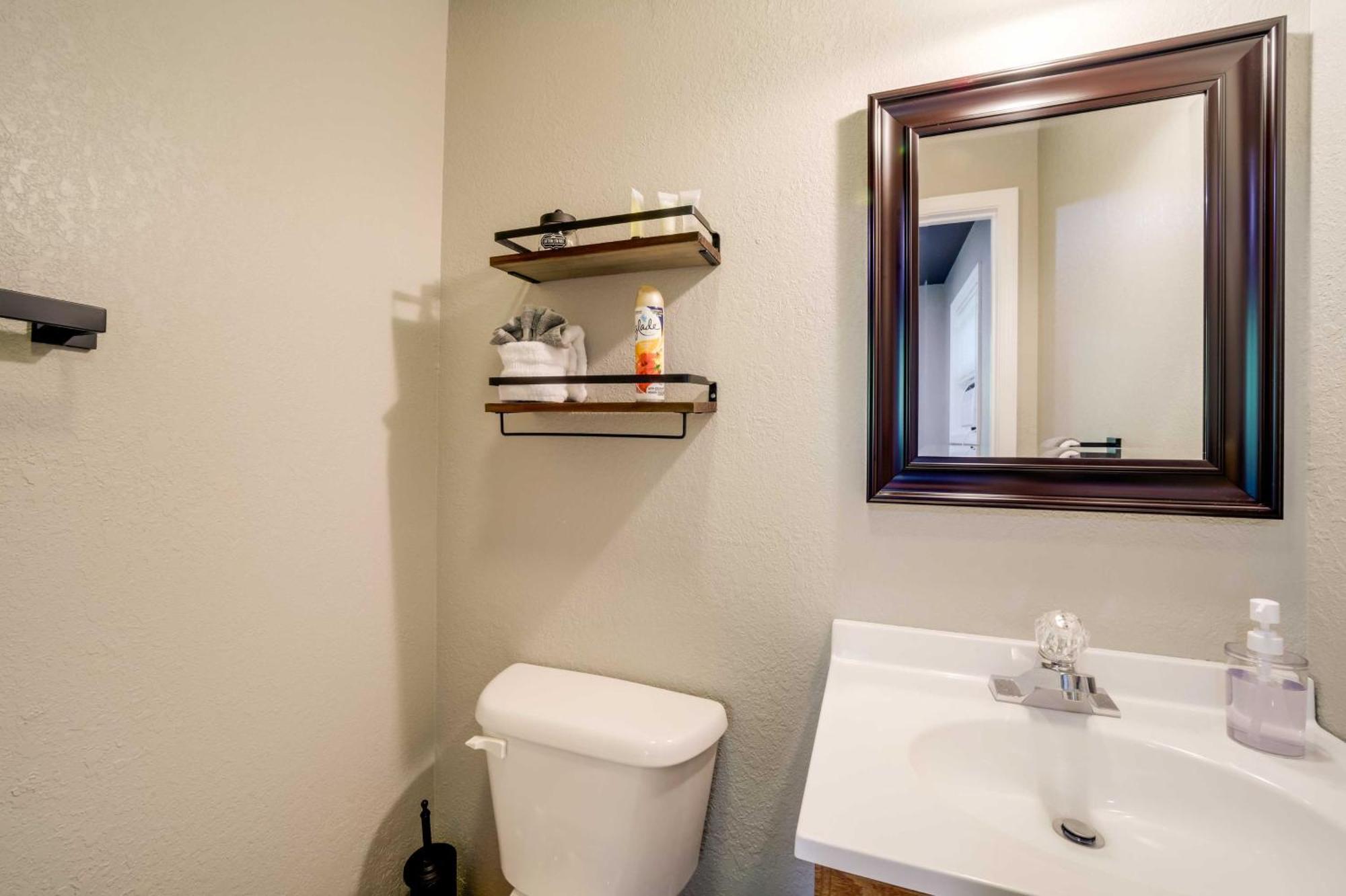 Cozy Whittier Cabin And Yard And Hot Tub, Pets Welcome 外观 照片