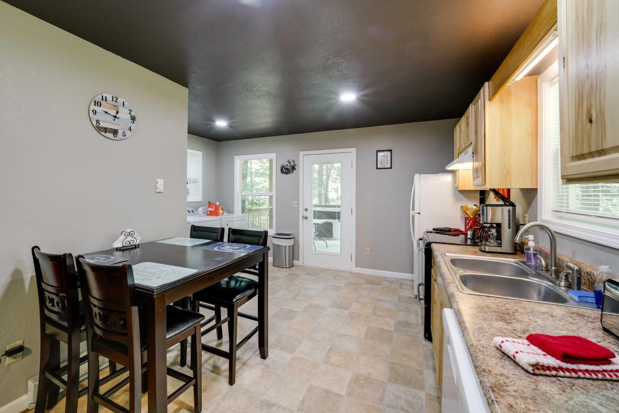 Cozy Whittier Cabin And Yard And Hot Tub, Pets Welcome 外观 照片