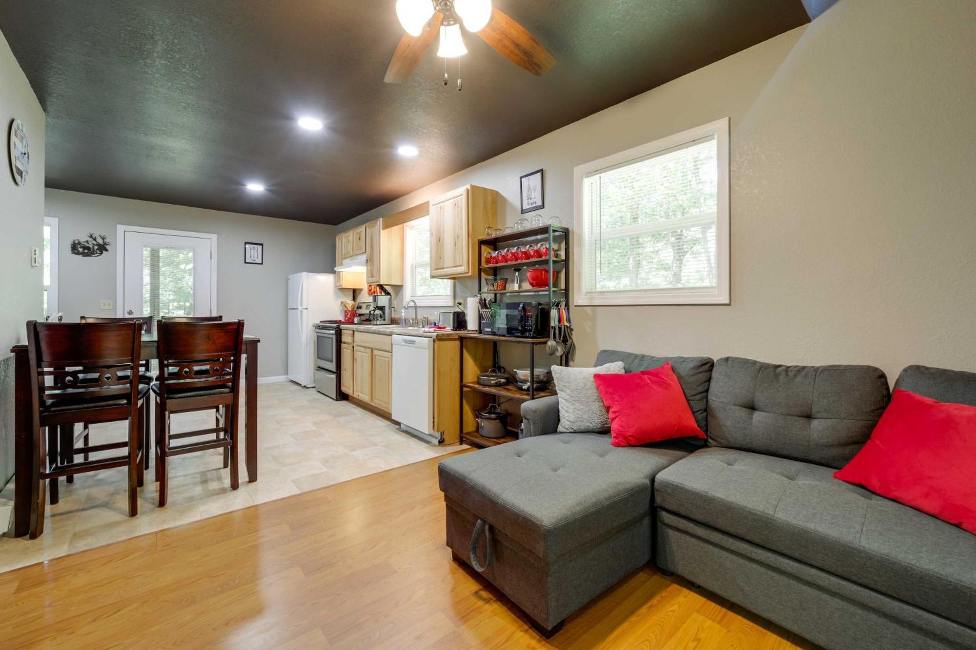 Cozy Whittier Cabin And Yard And Hot Tub, Pets Welcome 外观 照片