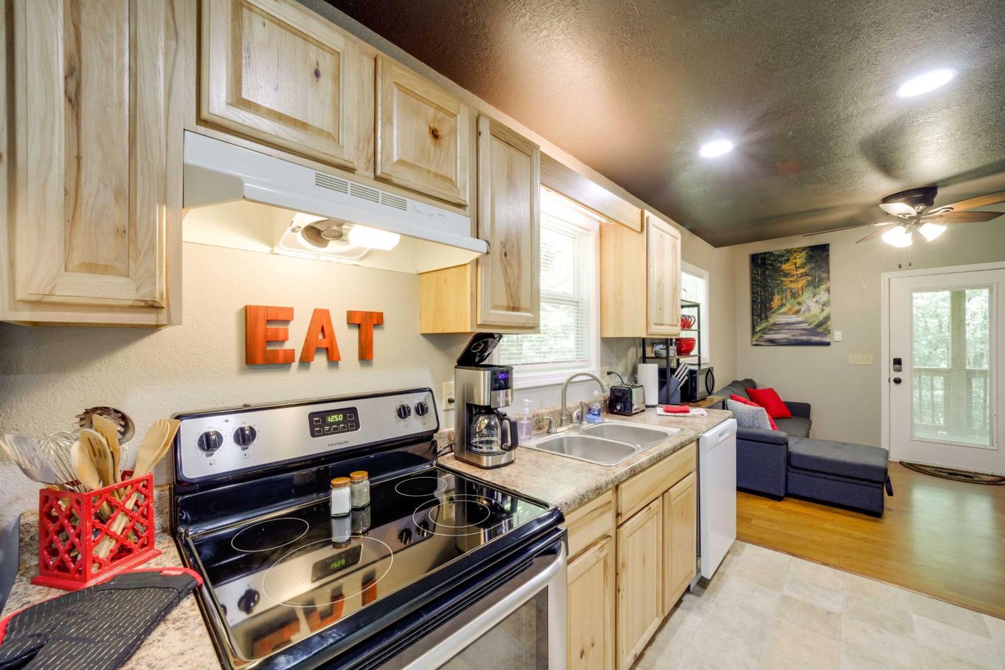 Cozy Whittier Cabin And Yard And Hot Tub, Pets Welcome 外观 照片